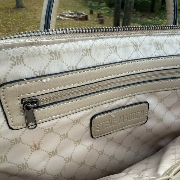 Steve Madden BDYLONN Timeless Taupe Satchel – Chic & Versatile! - Picture 5 of 7